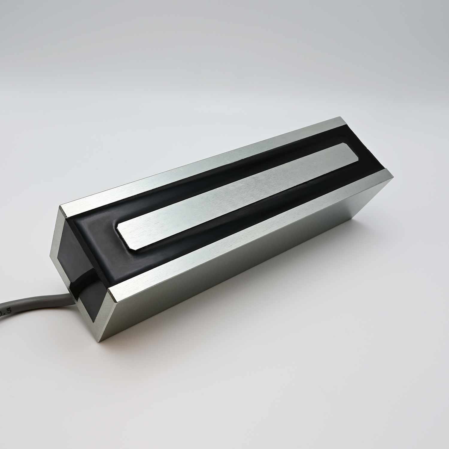 EMR-4035-150-24  Rectangular Electromagnet 150mm Length 24 volts DC image 0