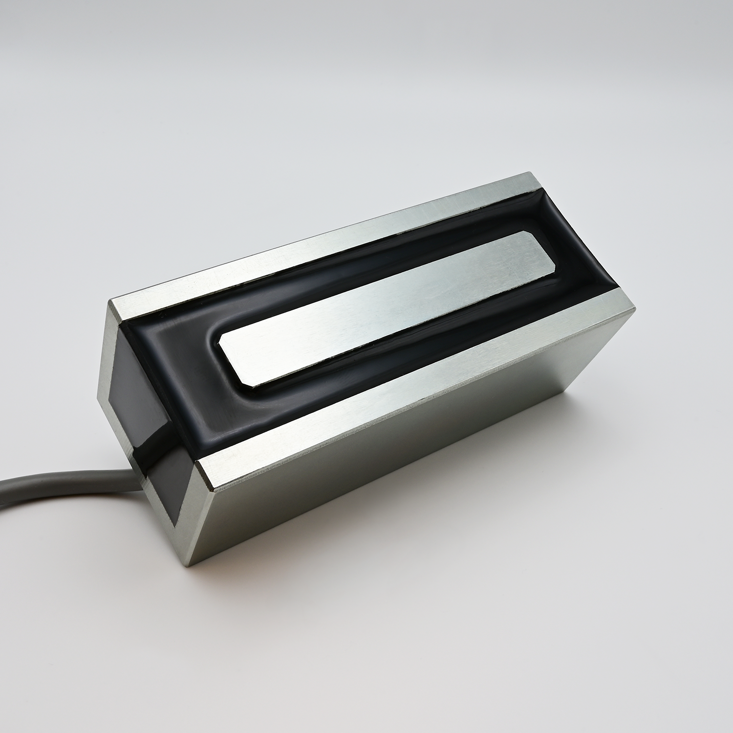 EMR-4035-100-24  Rectangular Electromagnet 100mm Length 24 volts DC image 0